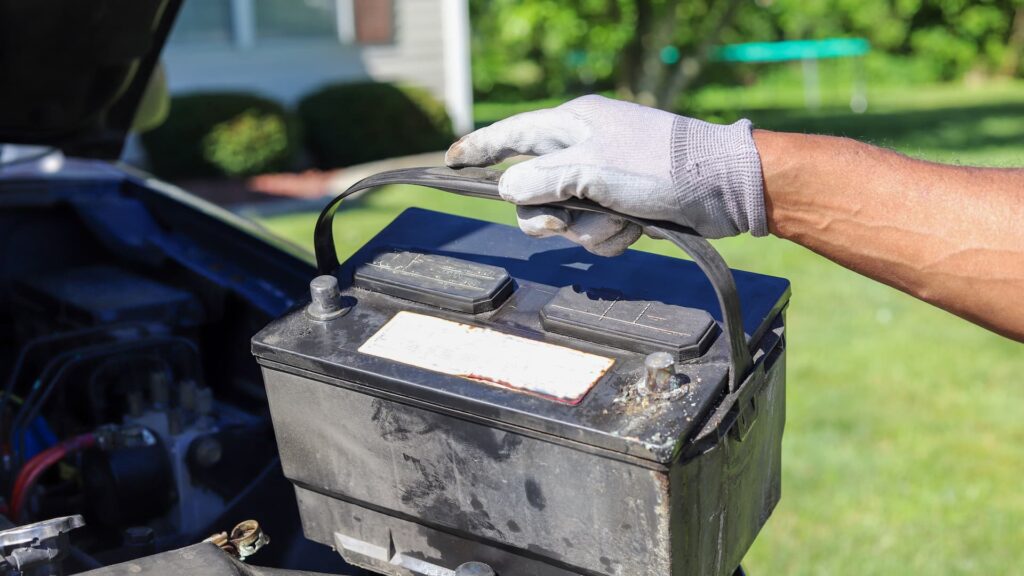 Car Battery Low on Water Symptoms