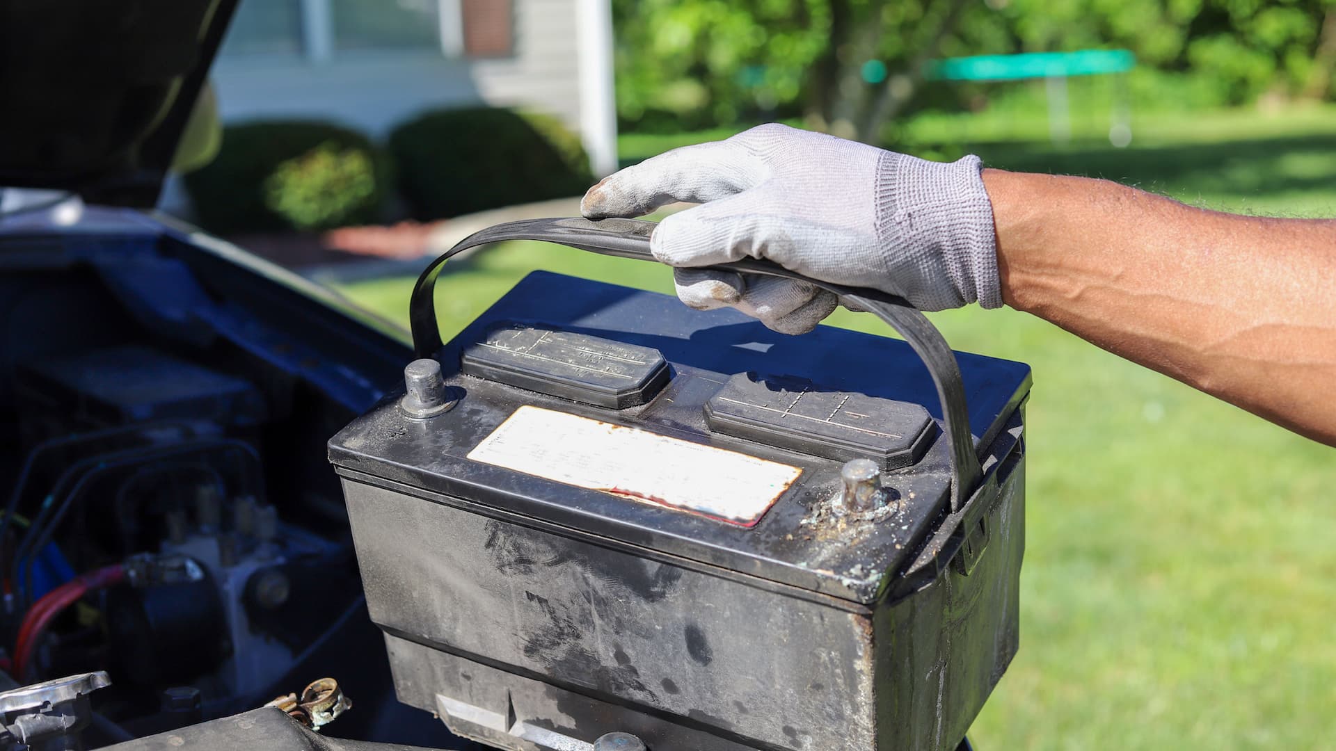 Car Battery Low on Water Symptoms